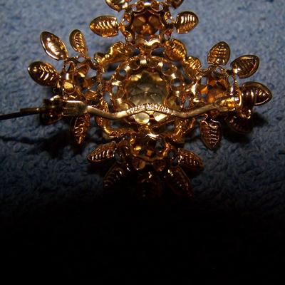 LOT 31 GORGEOUS VINTAGE RHINESTONE PINS SIGNED