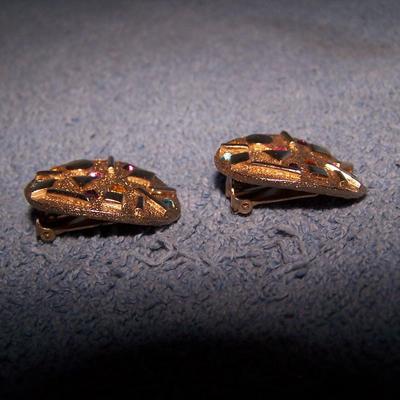 LOT 32 WONDERFUL VINTAGE SIGNED EARRINGS