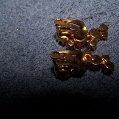 LOT 32 WONDERFUL VINTAGE SIGNED EARRINGS