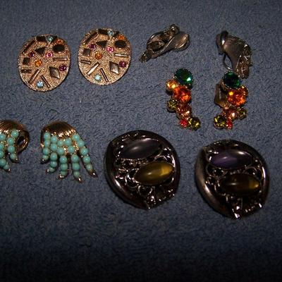 LOT 32 WONDERFUL VINTAGE SIGNED EARRINGS