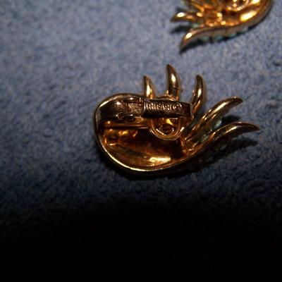 LOT 32 WONDERFUL VINTAGE SIGNED EARRINGS