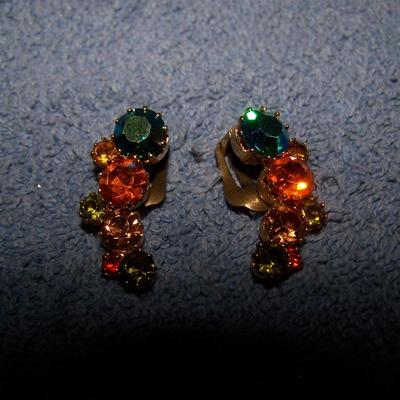 LOT 32 WONDERFUL VINTAGE SIGNED EARRINGS