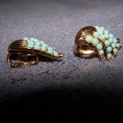 LOT 32 WONDERFUL VINTAGE SIGNED EARRINGS
