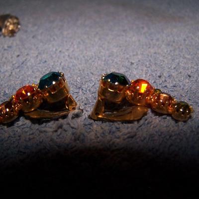 LOT 32 WONDERFUL VINTAGE SIGNED EARRINGS