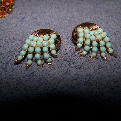 LOT 32 WONDERFUL VINTAGE SIGNED EARRINGS