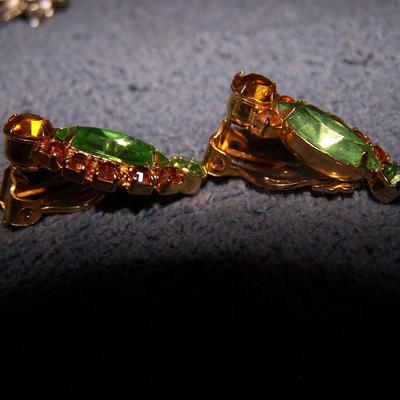 LOT 33 GREAT VINTAGE CLIP RHINESTONE EARRINGS