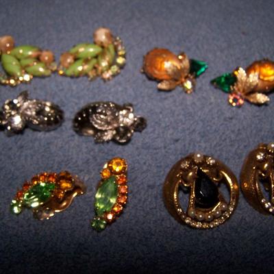 LOT 33 GREAT VINTAGE CLIP RHINESTONE EARRINGS