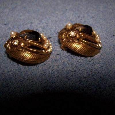 LOT 33 GREAT VINTAGE CLIP RHINESTONE EARRINGS