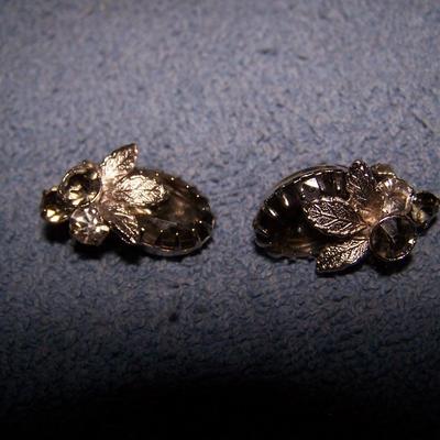 LOT 33 GREAT VINTAGE CLIP RHINESTONE EARRINGS