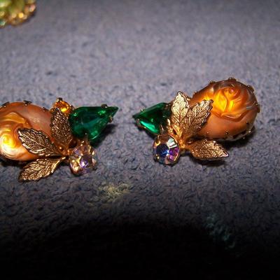 LOT 33 GREAT VINTAGE CLIP RHINESTONE EARRINGS