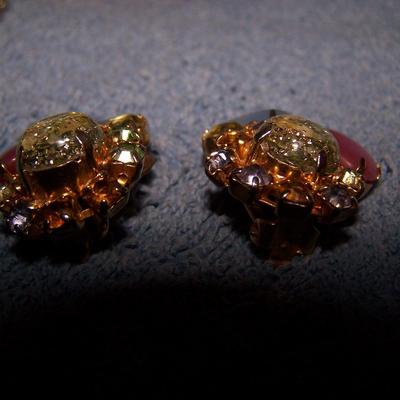 LOT 34 GREAT VINTAGE EARRINGS
