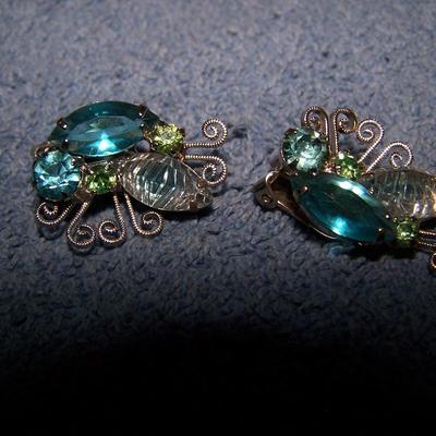 LOT 34 GREAT VINTAGE EARRINGS