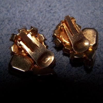 LOT 34 GREAT VINTAGE EARRINGS