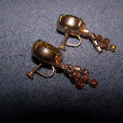 LOT 34 GREAT VINTAGE EARRINGS