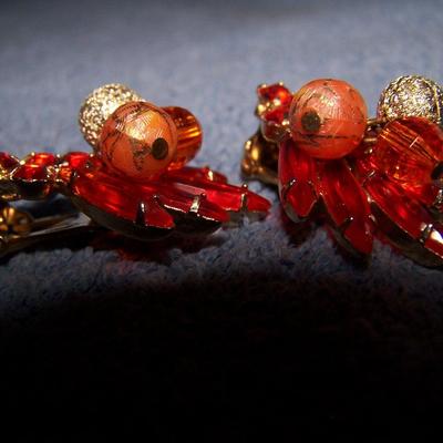 LOT 34 GREAT VINTAGE EARRINGS