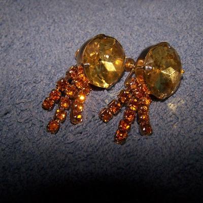 LOT 34 GREAT VINTAGE EARRINGS