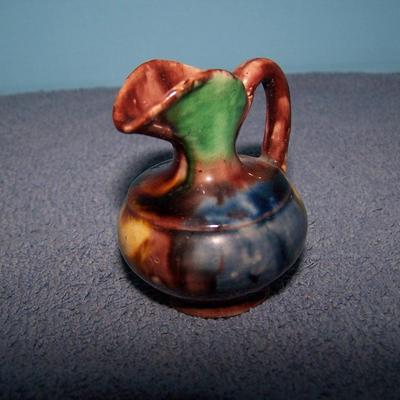 LOT 39 CUTE VINTAGE MINI PITCHERS