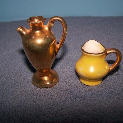 LOT 39 CUTE VINTAGE MINI PITCHERS