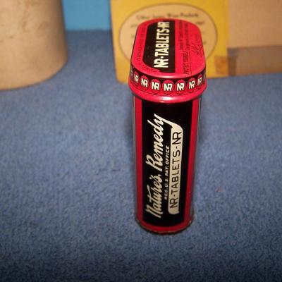 LOT 40 GREAT VINTAGE HOUSEHOLD STUFF & PACKAGING