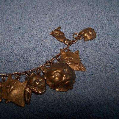 LOT 47 ADORABLE COLLECTIBLE PIDIDDLY LINKS CAT CHARM BRACELET