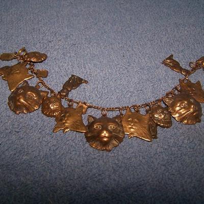 LOT 47 ADORABLE COLLECTIBLE PIDIDDLY LINKS CAT CHARM BRACELET