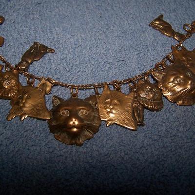 LOT 47 ADORABLE COLLECTIBLE PIDIDDLY LINKS CAT CHARM BRACELET