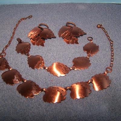 LOT 51 LOVELY VINTAGE COPPER LEAVES SET