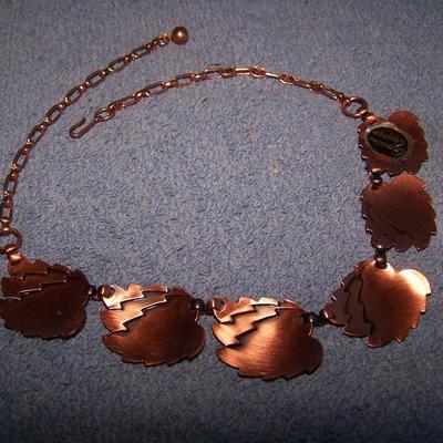 LOT 51 LOVELY VINTAGE COPPER LEAVES SET