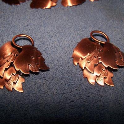 LOT 51 LOVELY VINTAGE COPPER LEAVES SET