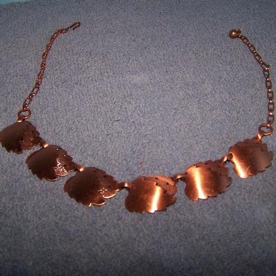 LOT 51 LOVELY VINTAGE COPPER LEAVES SET