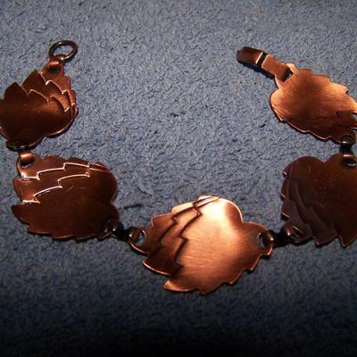 LOT 51 LOVELY VINTAGE COPPER LEAVES SET