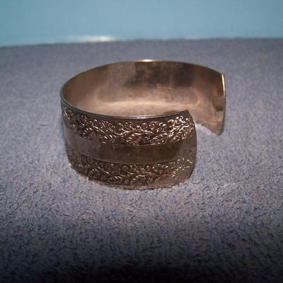 LOT 54 3 FAB VINTAGE COPPER BRACELETS 3 CUFFS & 1 CLAMPER