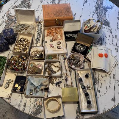 Costume Jewelry & Box Lot 127