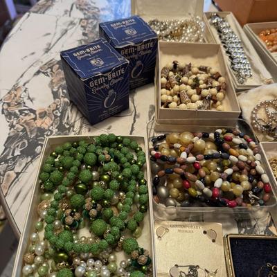 Costume Jewelry & Box Lot 127