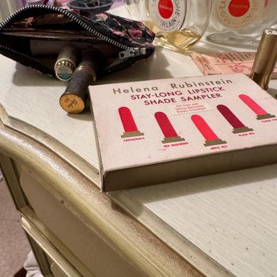 Vintage Perfume Bottles, Powers and Accessories