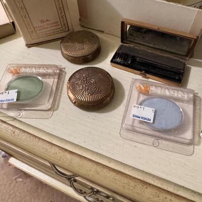 Vintage Perfume Bottles, Powers and Accessories