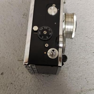 Sale Photo Thumbnail #166: Argus C3 Rangefinder with case. Fits a medium flat rate box