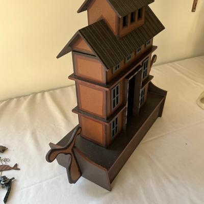 Whimsical Noah’s Ark (G-RG)