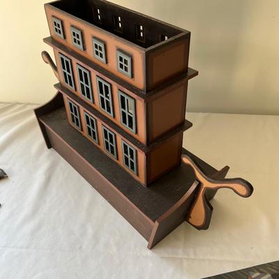 Whimsical Noah’s Ark (G-RG)