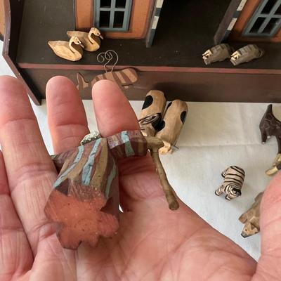 Whimsical Noah’s Ark (G-RG)