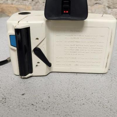 Sale Photo Thumbnail #187: Polaroid Swinger model 20 in hard plastic case. Fits a medium flat rate box