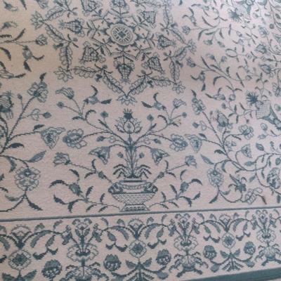 Karastan Indoor/Outdoor Patio Rug- Approx 5.7' x 7.10'