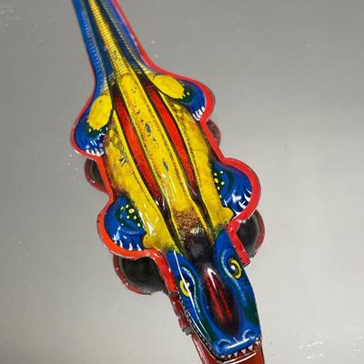 Vintage Alligator clicker toy