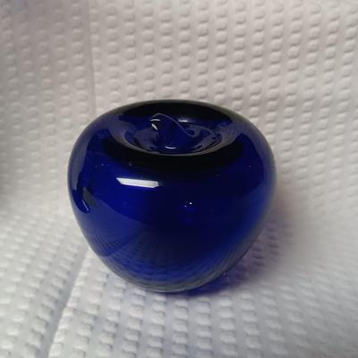 COBALT BLUE PIONEER WOMAN BUTTER DISH, GLASS VASE AND APPLE