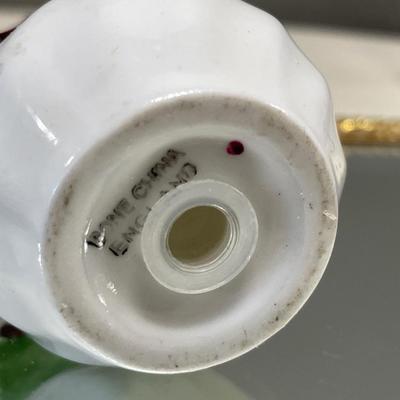 1 quart Pyrex and flower S&P shakers