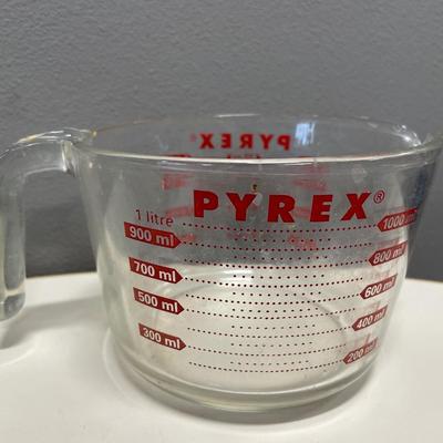 1 quart Pyrex and flower S&P shakers