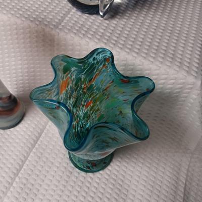 ART GLASS VASES AND GLASS DOLPHIN PAPERWEIGHT