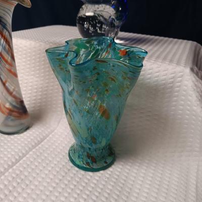 ART GLASS VASES AND GLASS DOLPHIN PAPERWEIGHT
