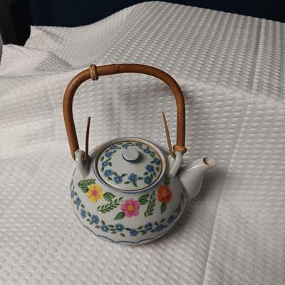 WESTLAND MUSICAL TEAPOT & SIGMA TASTESETTER TEAPOT BOTH MADE IN JAPAN