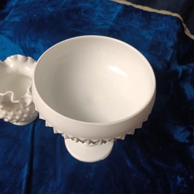 FENTON ROSE BOWL, DIAMOND POINTE COMPOTE AND AMBER GLASS FLOWER FROG